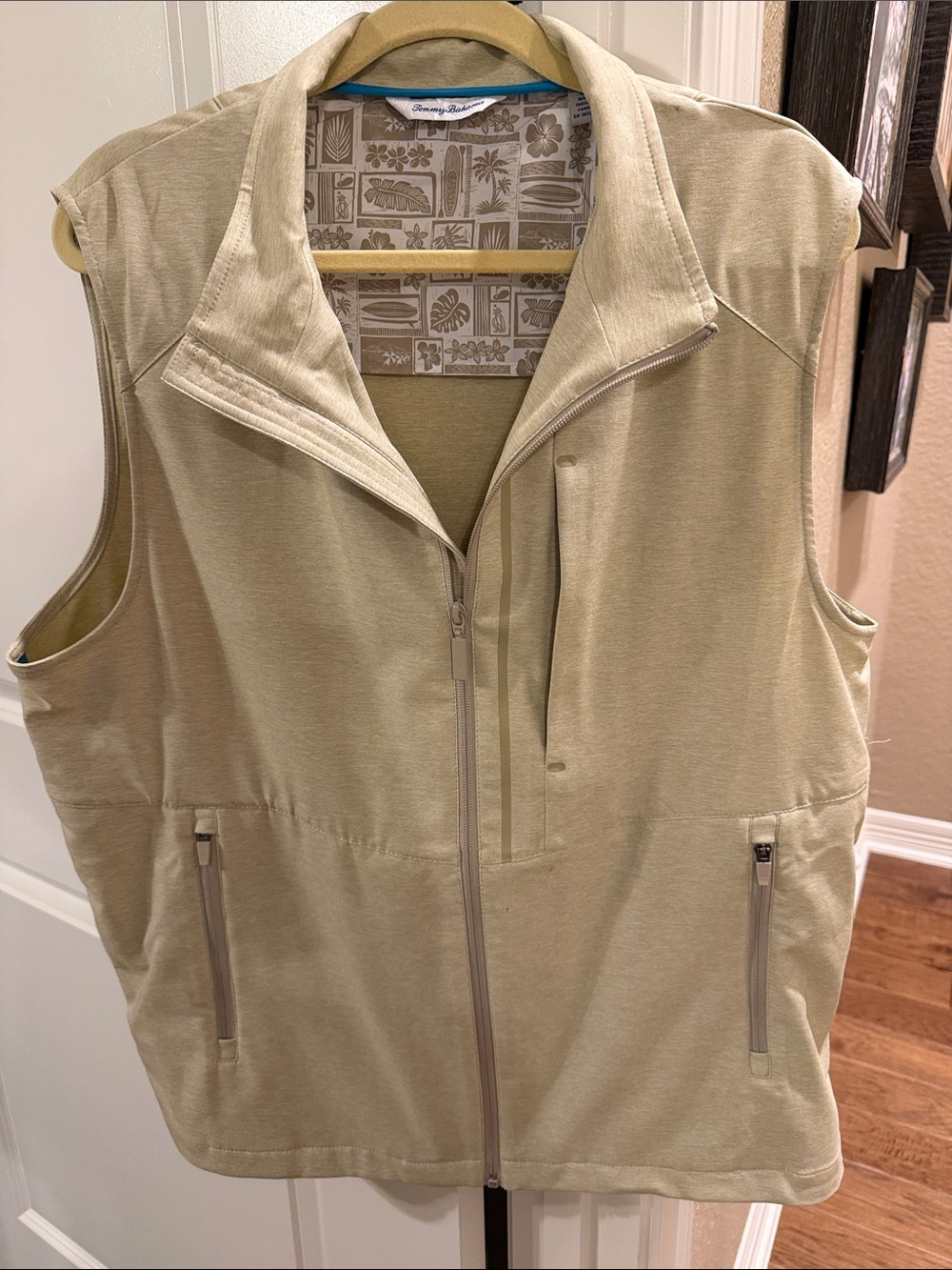 Tommy Bahama Beige Tropical Print Shirt Lining